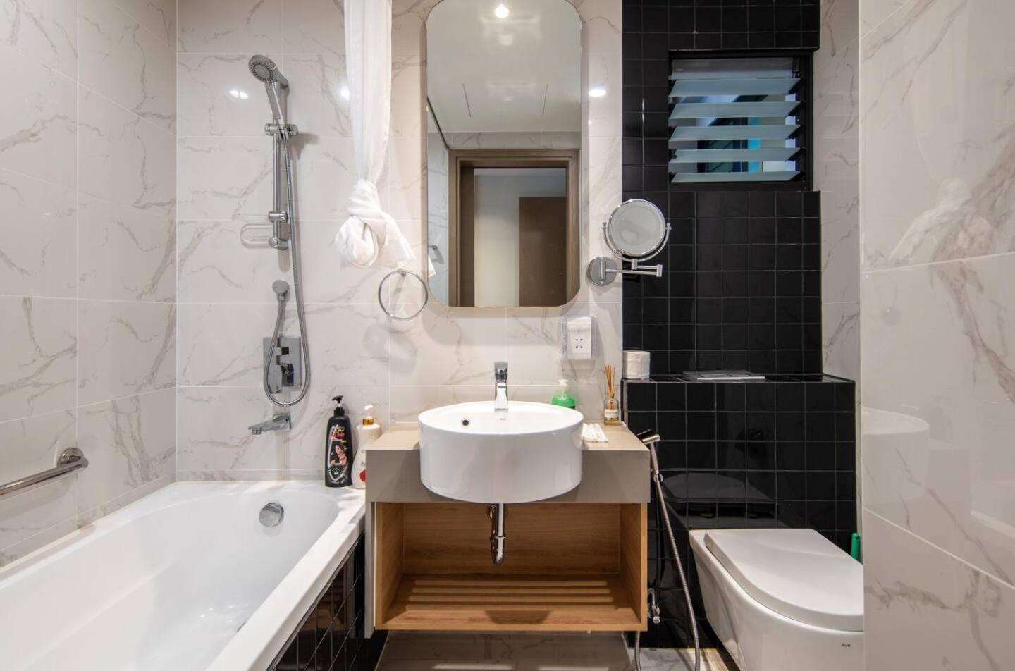 Luxury 2 Or 3Br Apartment In Dist 1 N Pool, Gym, Airport Pickup Ciudad Ho Chi Minh  Exterior foto